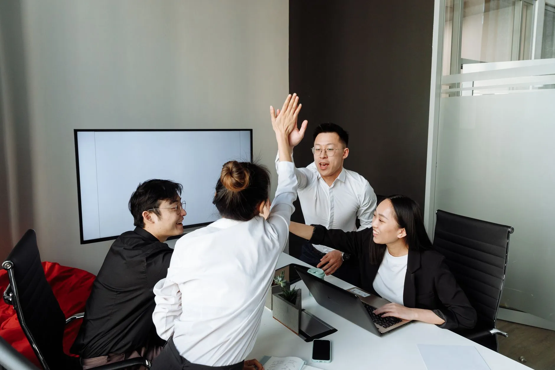 成都科技研发趋势:2025年企业数字化转型关键技术解析